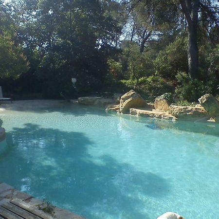 La Bousquatiere Panzió Piolenc Szoba fotó