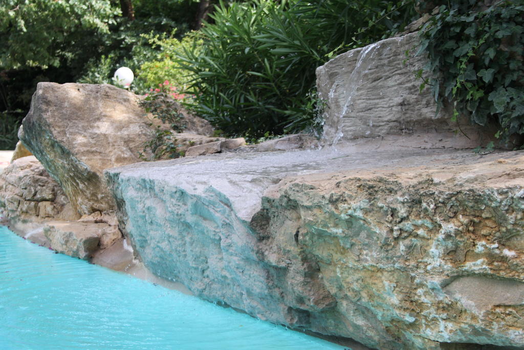 La Bousquatiere Panzió Piolenc Kültér fotó